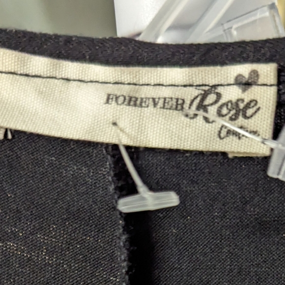 Forever Rose - Picture 2 of 3